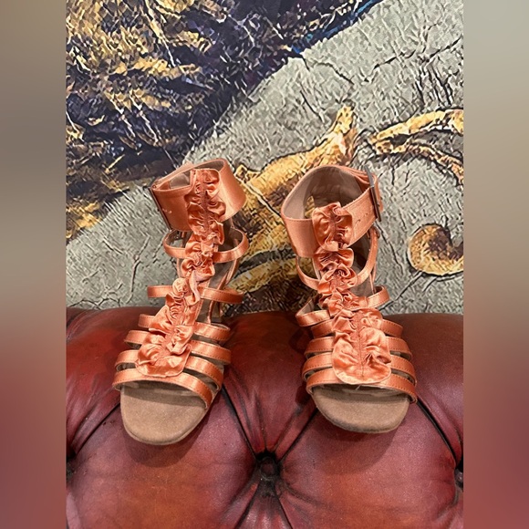 Euc Very Fine Women's Ballroom Dance Shoes Tango Wedding Salsa Dance Tan  satin - Picture 2 of 6